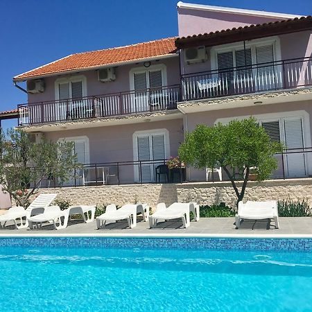 Krkahaus Hotell Lozovac Eksteriør bilde