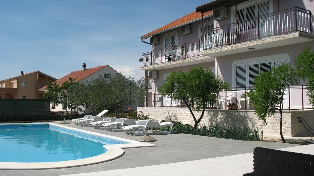 Krkahaus Hotell Lozovac Eksteriør bilde